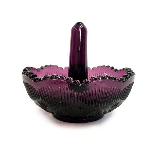 Ring Holder in Amethyst