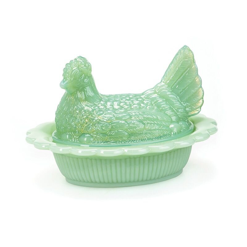 Covered Hen Dish in Jadeite